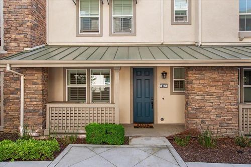 437 Hollow Falls Cmn, Fremont, CA, 94539-7870 | Card Image