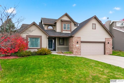 1015 Wilmont St, Fremont, NE, 68025-6216 | Card Image