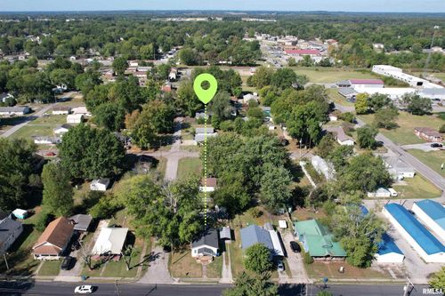 1201 N Mcleansboro St, Benton, IL, 62812-2740 | Card Image