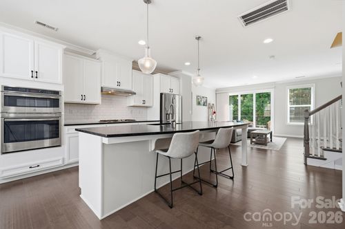 507 Upper Stone Cir, Charlotte, NC, 28211-1781 | Card Image