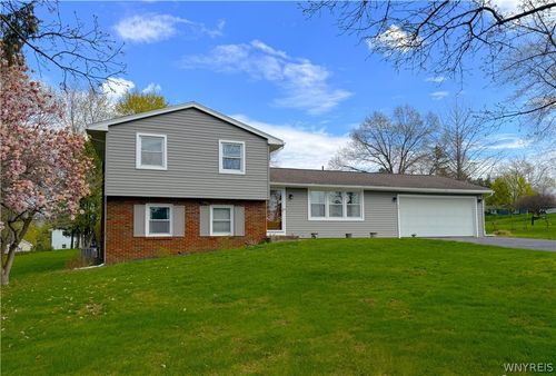 24 Dahlia Dr, Fairport, NY, 14450-9202 | Card Image