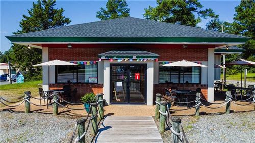 6870 Main St, Gloucester, VA, 23061-5163 | Card Image