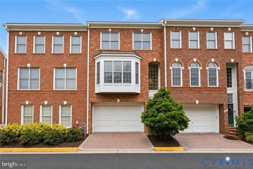 6806 Thompson Crest Ct, MCLEAN, VA, 22101-3658 | Card Image