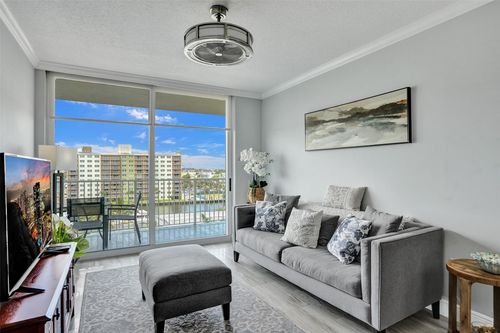 unit-618-3020 Ne 32nd Avenue, Fort Lauderdale, FL, 33308 | Card Image