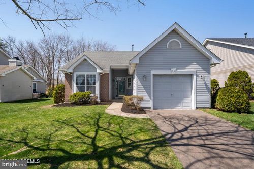 84 Chain Blvd, BAYVILLE, NJ, 08721-1960 | Card Image