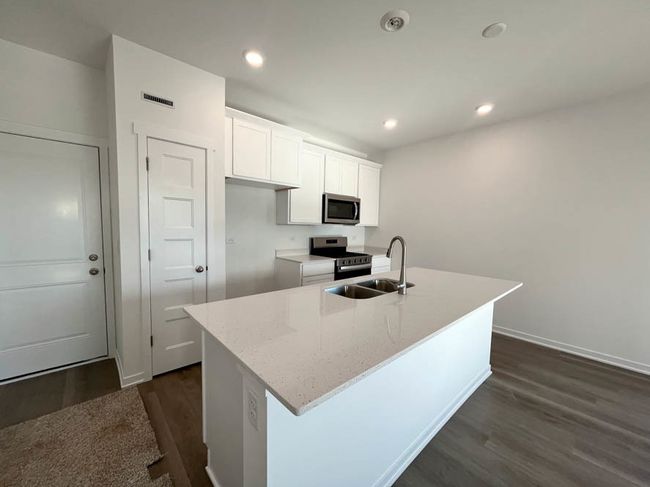 2235 Riesling Rd, Townhouse with 3 bedrooms, 3 bathrooms and 2 parking in Oswego IL | Image 20