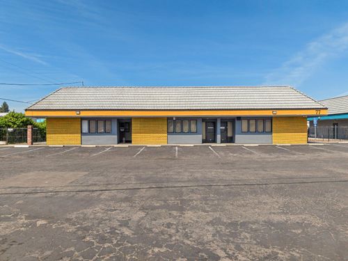 77 W March Ln, Stockton, CA, 95207-5736 | Card Image