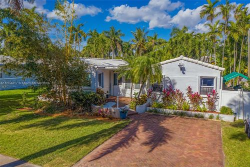 955 Van Buren St, Hollywood, FL, 33019-1636 | Card Image
