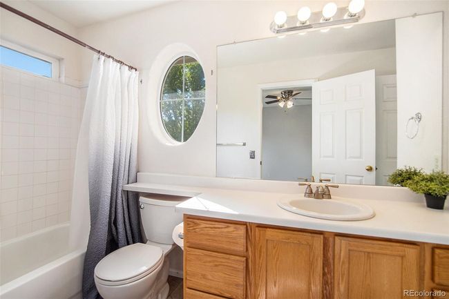 Full Upstairs Bathroom | Image 18