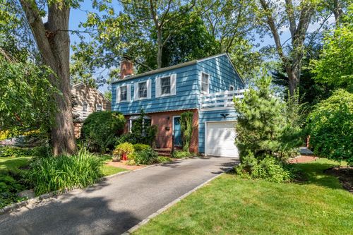 77 Nancy Blvd, Merrick, NY, 11566-3237 | Card Image