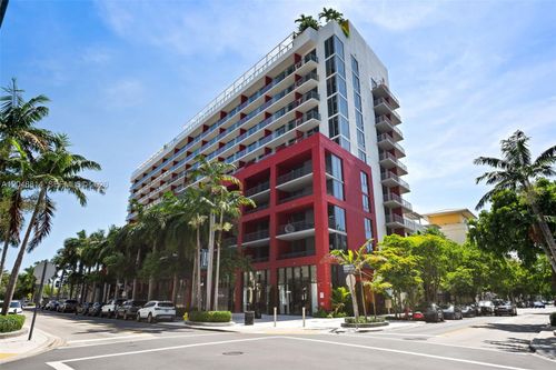 914-90 Ne 32nd St, Miami, FL, 33137-5692 | Card Image