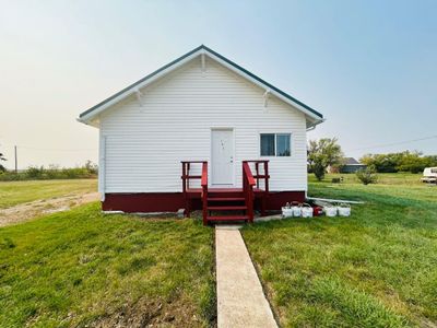 121 3 Ave N, House other with 3 bedrooms, 1 bathrooms and 3 parking in Chinook AB | Image 3