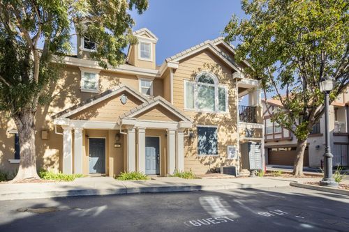 31 S Rio Rapido Dr, Tracy, CA, 95391-3034 | Card Image