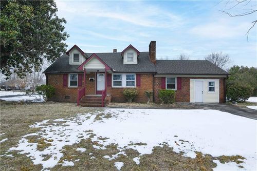 1717 Eastwood Ave, Greensboro, NC, 27401-3940 | Card Image