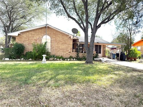 605 W Panpama Dr, San Diego, TX, 78384-3609 | Card Image