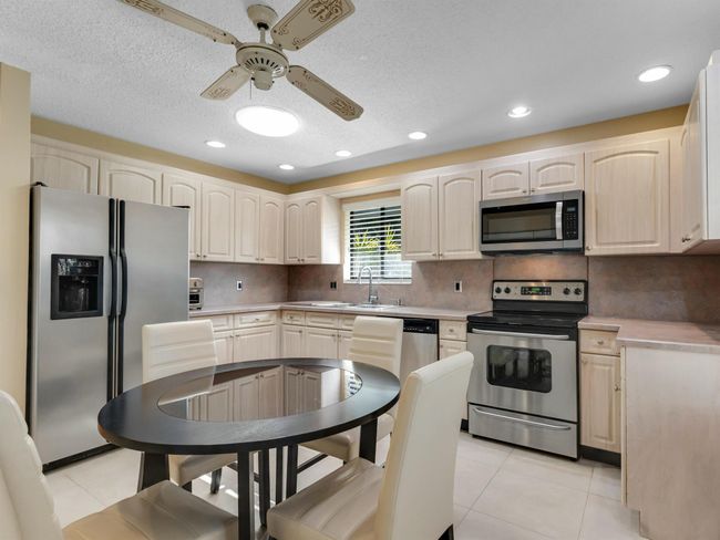 10088 Laurelwood Pl, Condo with 2 bedrooms, 2 bathrooms and null parking in Boynton Beach FL | Image 16