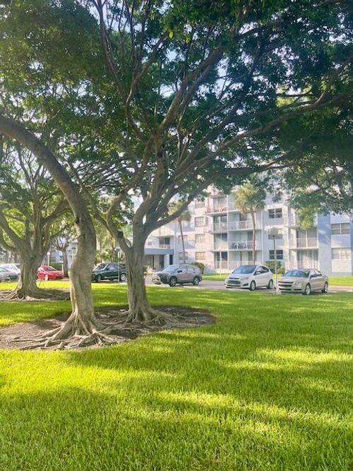 apt-4f-480 Executive Center Dr, West Palm Beach, FL, 33401-2982 | Card Image