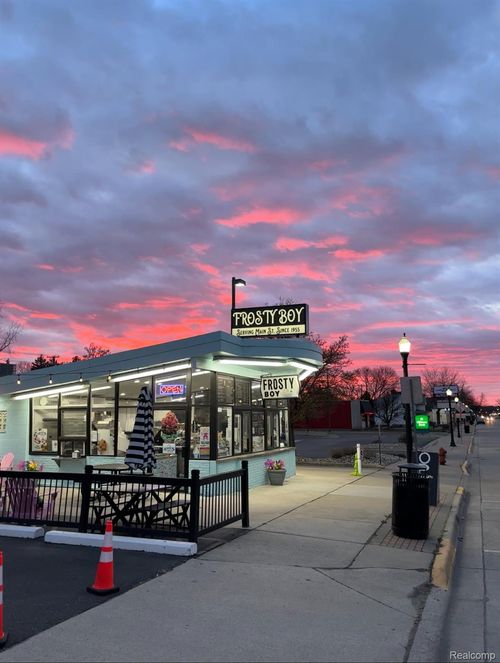 67 Main St, Belleville, MI, 48111-2735 | Card Image