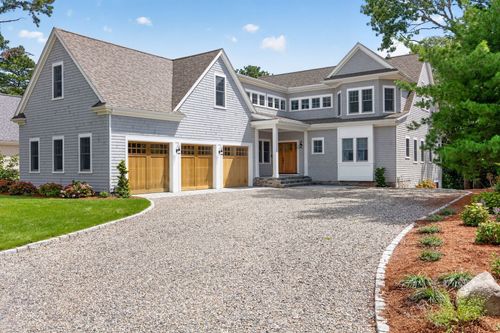 28 Quaker Run Rd, Mashpee, MA, 02649-3646 | Card Image