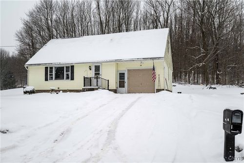 18 Gridley Pl, Paris, NY, 13456-3416 | Card Image