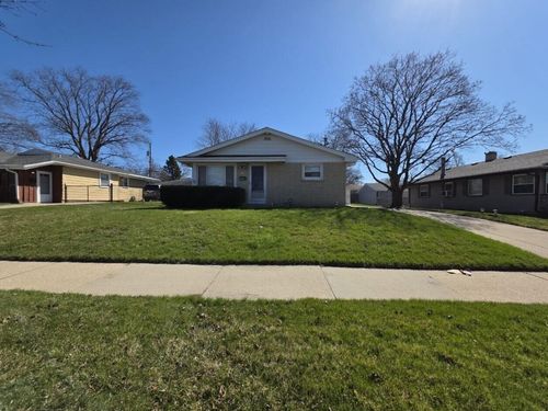 5654 N 90th St, Milwaukee, WI, 53225-2832 | Card Image