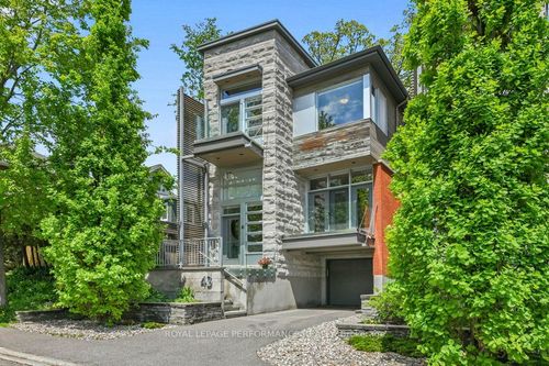 43 Willard St, Ottawa, ON, K1S1T6 | Card Image