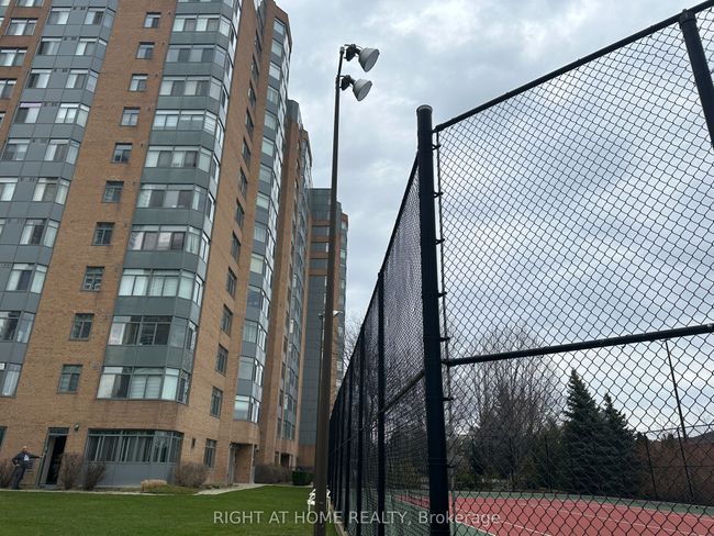 1406 - 300 Webb Dr, Condo with 3 bedrooms, 2 bathrooms and 1 parking in Mississauga ON | Image 30