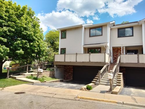 3061 Pheasant Creek Dr, Northbrook, IL, 60062-3320 | Card Image