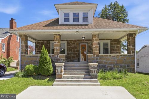 272 E North Ln, CONSHOHOCKEN, PA, 19428-2216 | Card Image