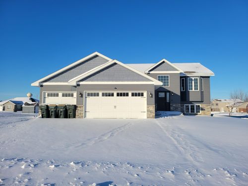 197 Eau Claire Ave Se, Hutchinson, MN, 55350-2214 | Card Image