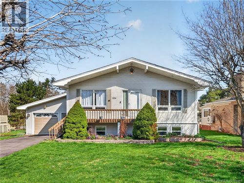 252 Chapelle St, Dieppe, NB, E1A1B2 | Card Image