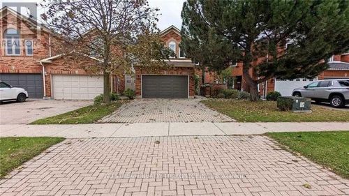 2031 Lumberman Lane, Oakville, ON, L6M2Z1 | Card Image