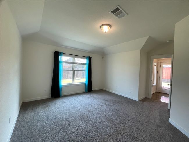 11920 Emerald Springs Ln, House other with 3 bedrooms, 2 bathrooms and 2 parking in Manor TX | Image 8