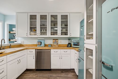 615 Harpeth Bend Dr, Nashville, TN, 37221-3546 | Card Image