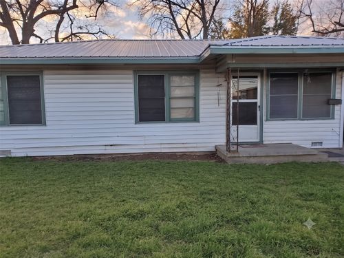 1204 N Fannin Ave, Cameron, TX, 76520-1865 | Card Image