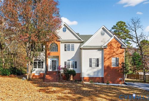 9324 Oak River Dr W, South Chesterfield, VA, 23803-5615 | Card Image