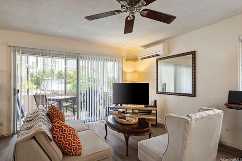 302-411 Kaiolu St, Honolulu, HI, 96815-2225 | Card Image