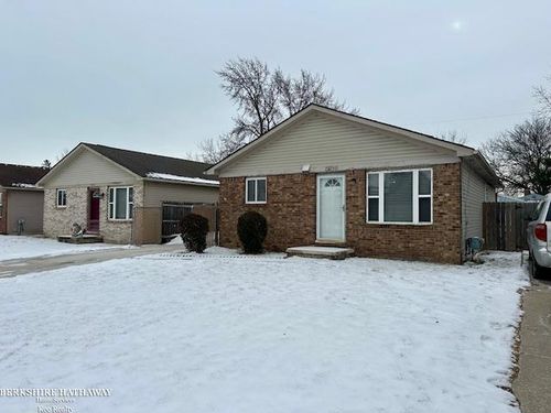 19790 E 14 Mile Rd, Roseville, MI, 48066-1165 | Card Image