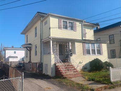 184 Park Street, Home with 5 bedrooms, 3 bathrooms and 4 parking in Bridgeport CT | Image 2