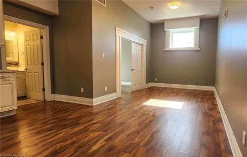 204-757 King St E, Cambridge, ON, N3H3N8 | Card Image
