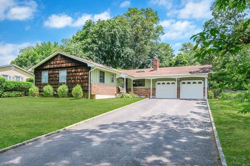 3 Guinevere Ln, Nesconset, NY, 11767-2015 | Card Image