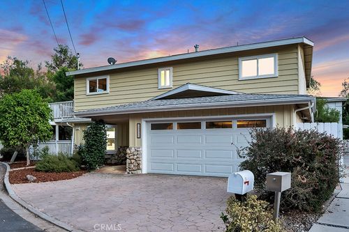 20908 Bandera St, Woodland Hills, CA, 91364-4503 | Card Image