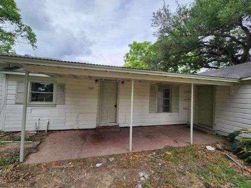 1329 Adams Rd, Bay City, TX, 77414-3052 | Card Image