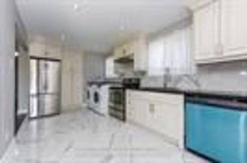 upper-76 Flowertown Ave, Brampton, ON, L6X2K7 | Card Image
