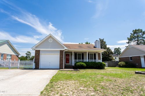 613 Sunnybrook Dr, Hope Mills, NC, 28348-5608 | Card Image