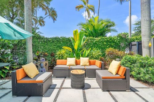 9264 Sw 132nd St, Miami, FL, 33176-5742 | Card Image