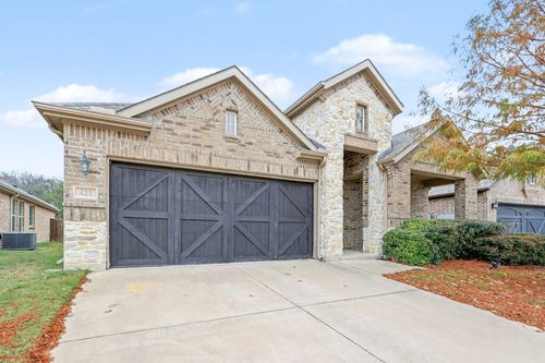 421 Bentley Dr, Midlothian, TX, 76065-1667 | Card Image