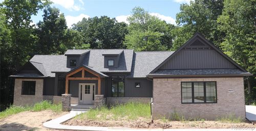 7877 Donegal Ct, Fenton, MI, 48430-4808 | Card Image