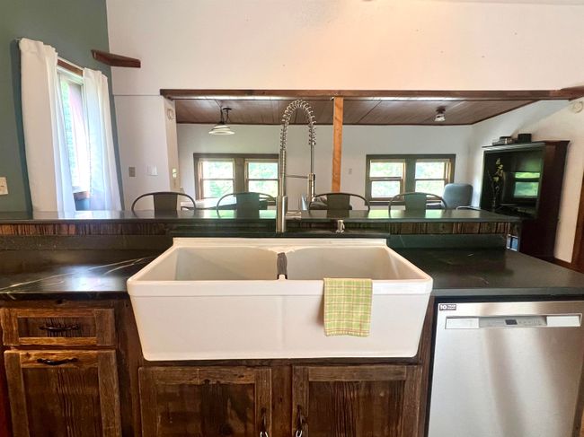3483 Popple Dungeon Rd, House other with 2 bedrooms, 2 bathrooms and null parking in Chester VT | Image 6