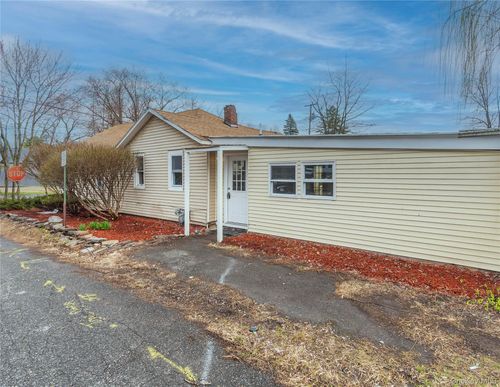 108 John St, Kingston, NY, 12401-7320 | Card Image